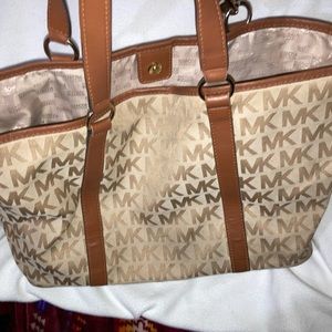Michael Kors logo shoulder bag